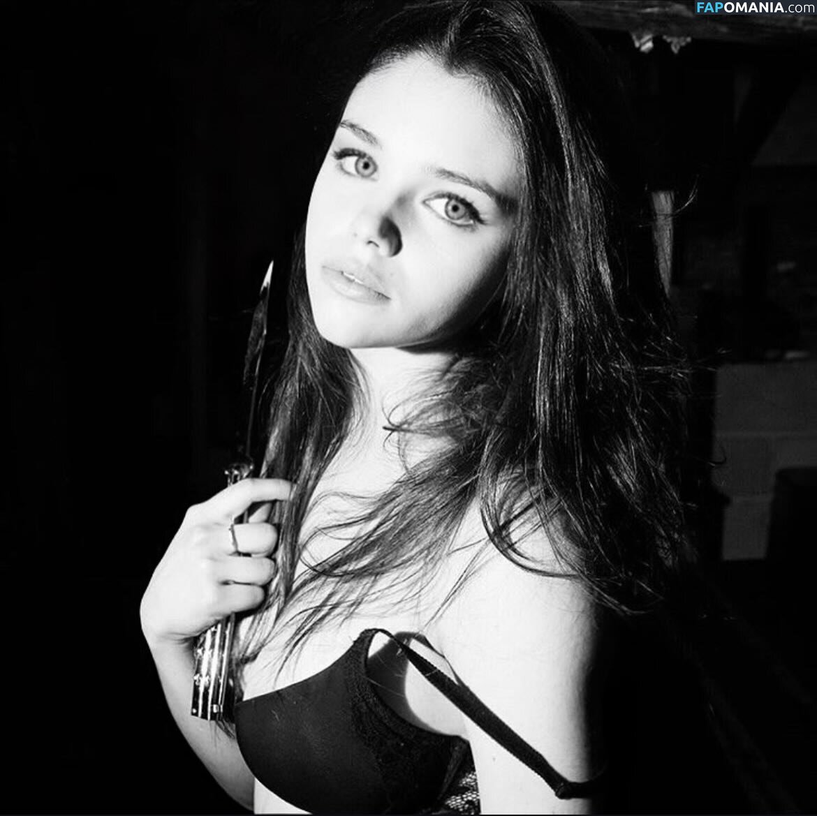 India Eisley / https: / indiaeisley Nago OnlyFans  Przeciekłe zdjęcie #2