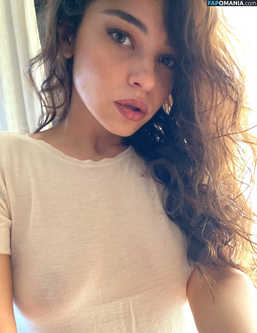 Eirenebelle / Irene Apostu / Irenebelle Nago OnlyFans  Przeciekłe zdjęcie #1