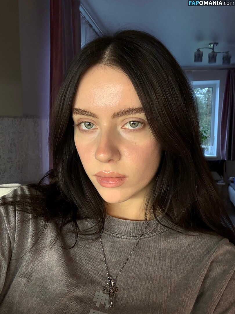 Irina Minkina / howeversnowy / rusian Billie eilish Nago OnlyFans  Przeciekłe zdjęcie #1