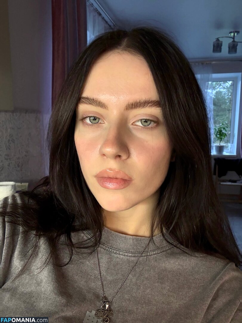 Irina Minkina / howeversnowy / rusian Billie eilish Nago OnlyFans  Przeciekłe zdjęcie #3