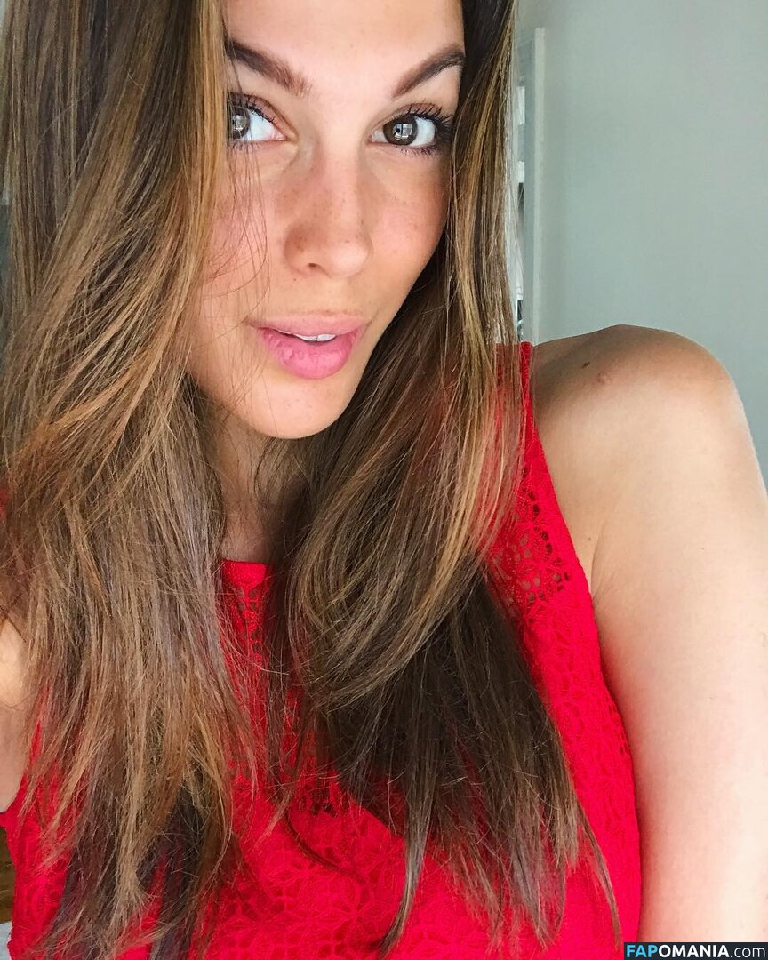 Iris Mittenaere / irismittenaere / summerxiris Nago OnlyFans  Przeciekłe zdjęcie #3