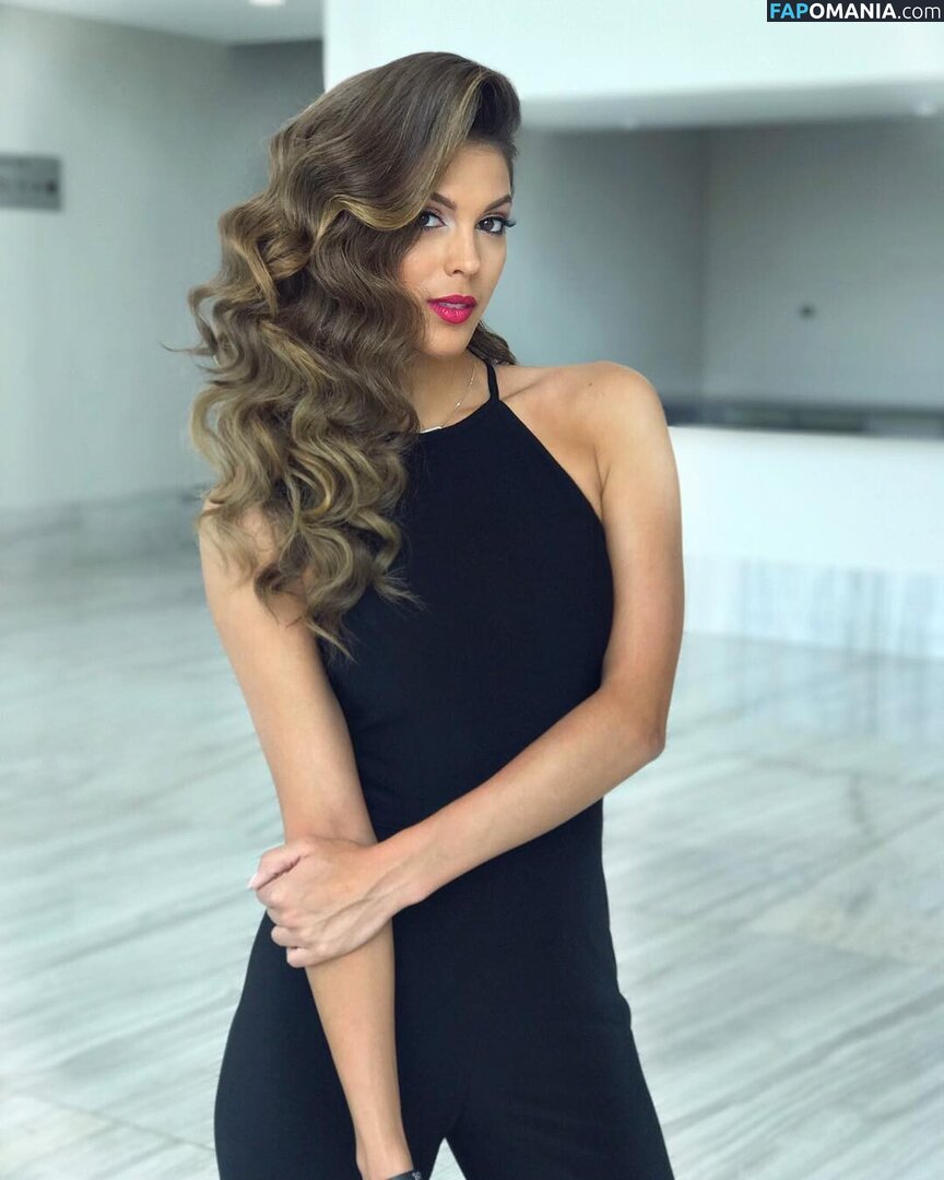 Iris Mittenaere / irismittenaere / summerxiris Nago OnlyFans  Przeciekłe zdjęcie #13