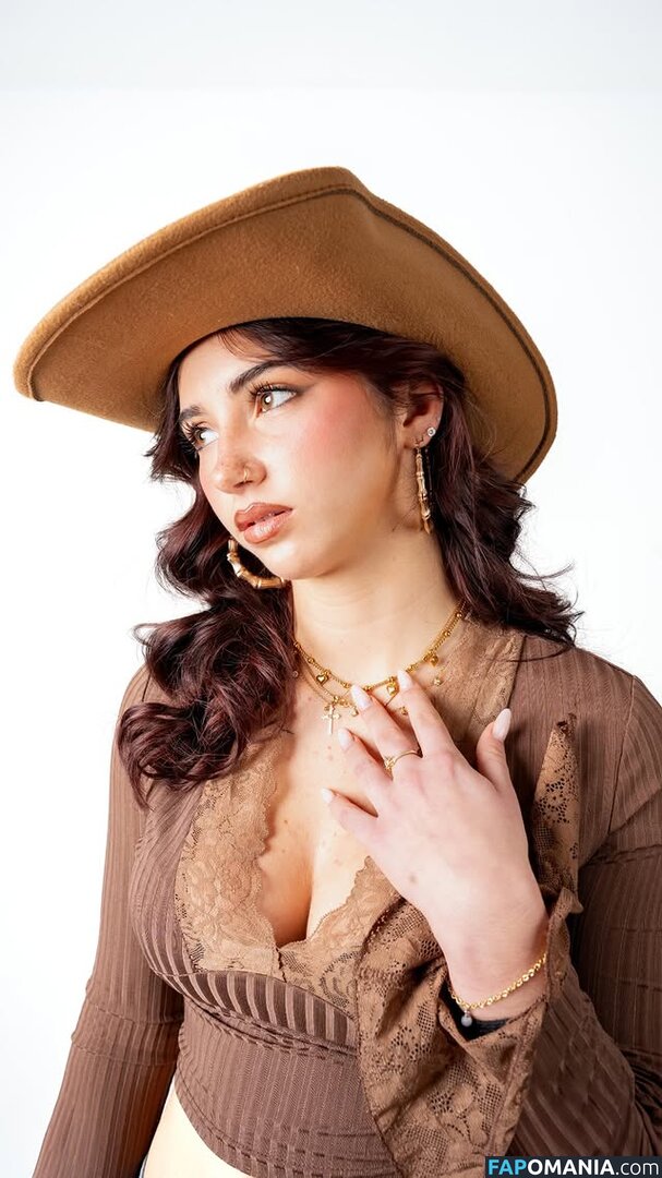 Iris Vallaranii / iris.vallaranii Nago OnlyFans  Przeciekłe zdjęcie #2