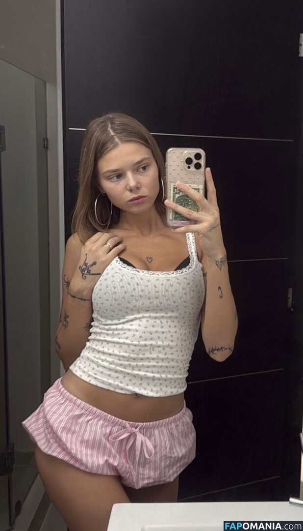 Ivasimmetria Nago OnlyFans  Przeciekłe zdjęcie #3