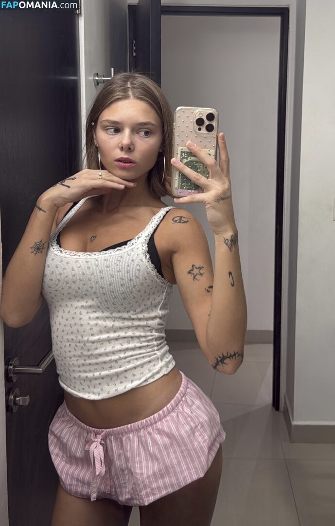 Ivasimmetria Nago OnlyFans  Przeciekłe zdjęcie #4