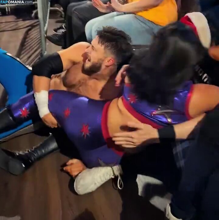 Izzy Moreno  / Izzy Moreno / ItsIzzyMania / itsizzymania Nago OnlyFans  Przeciekłe zdjęcie #4