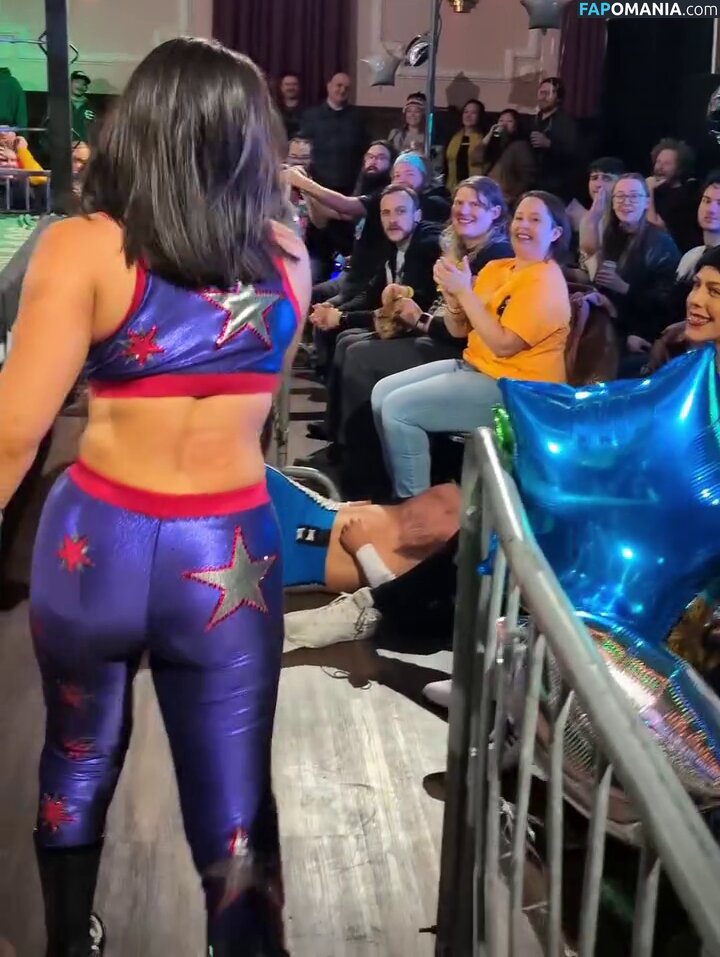 Izzy Moreno  / Izzy Moreno / ItsIzzyMania / itsizzymania Nago OnlyFans  Przeciekłe zdjęcie #7