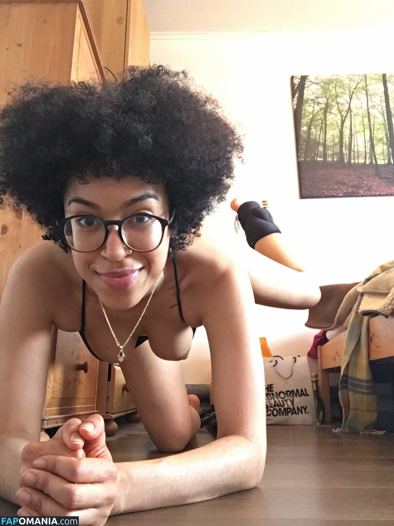 Jade Ogugua Nago OnlyFans  Przeciekłe zdjęcie #6
