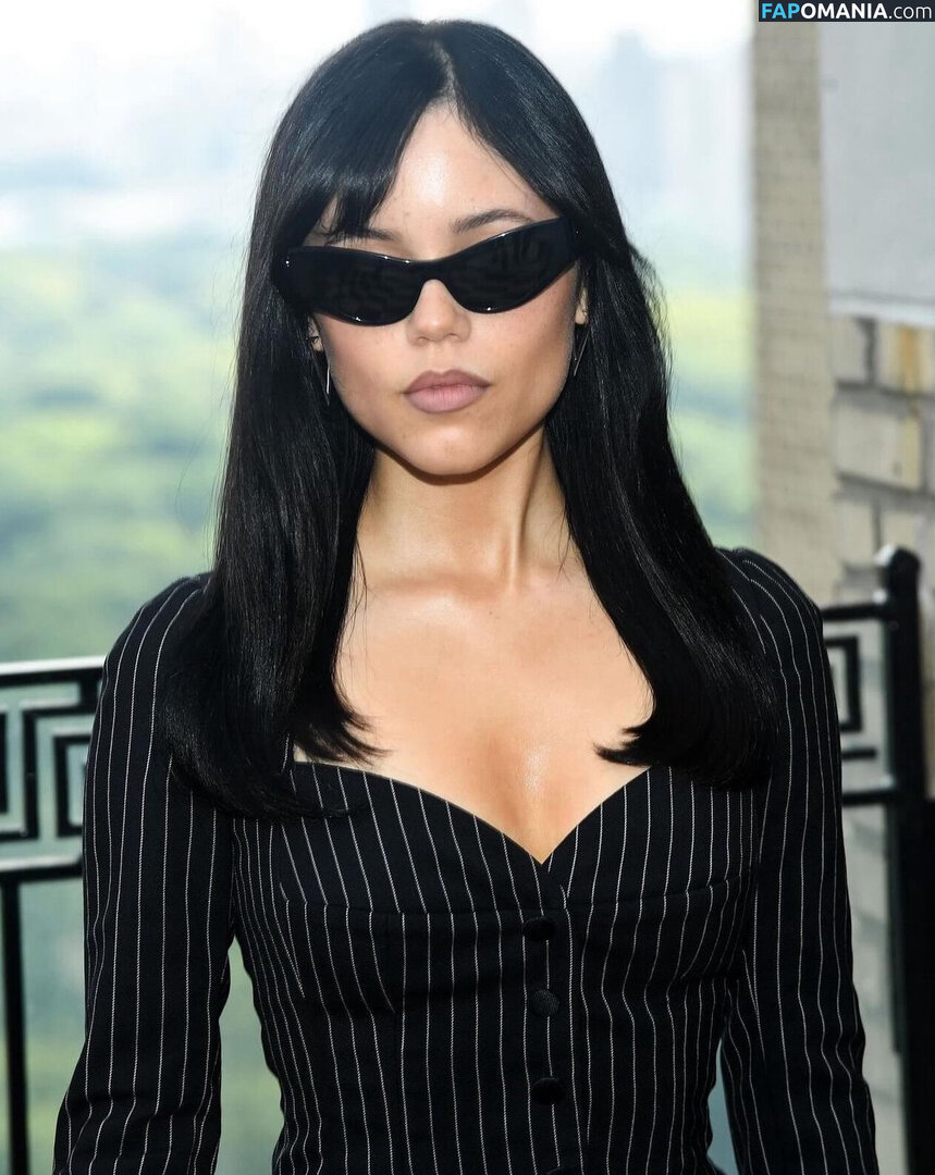 Jenna Ortega / Page / jennaortega Nago OnlyFans  Przeciekłe zdjęcie #1672