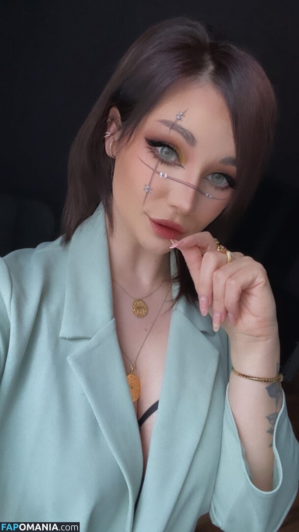 Joulischka Nago OnlyFans  Przeciekłe zdjęcie #4
