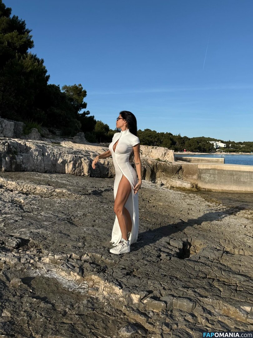 Jovana Djordjevic / callmelolita Nago OnlyFans  Przeciekłe zdjęcie #9