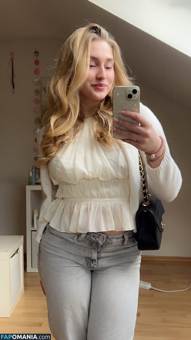 Jule_sophxe Nago OnlyFans  Przeciekłe zdjęcie #1