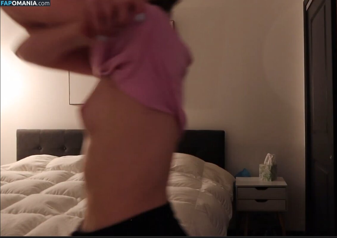 Julia Jornsay-Silverberg / juliajornsaysilverberg Nago OnlyFans  Przeciekłe zdjęcie #1