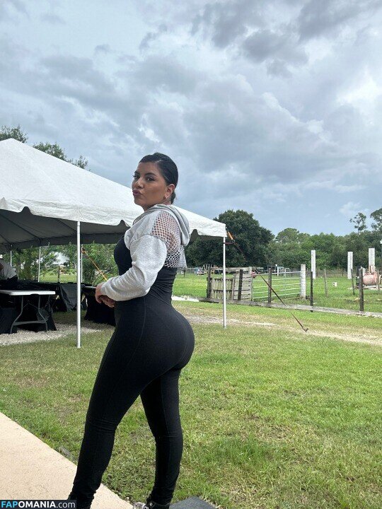 Juliabadbutt Nago OnlyFans  Przeciekłe zdjęcie #1