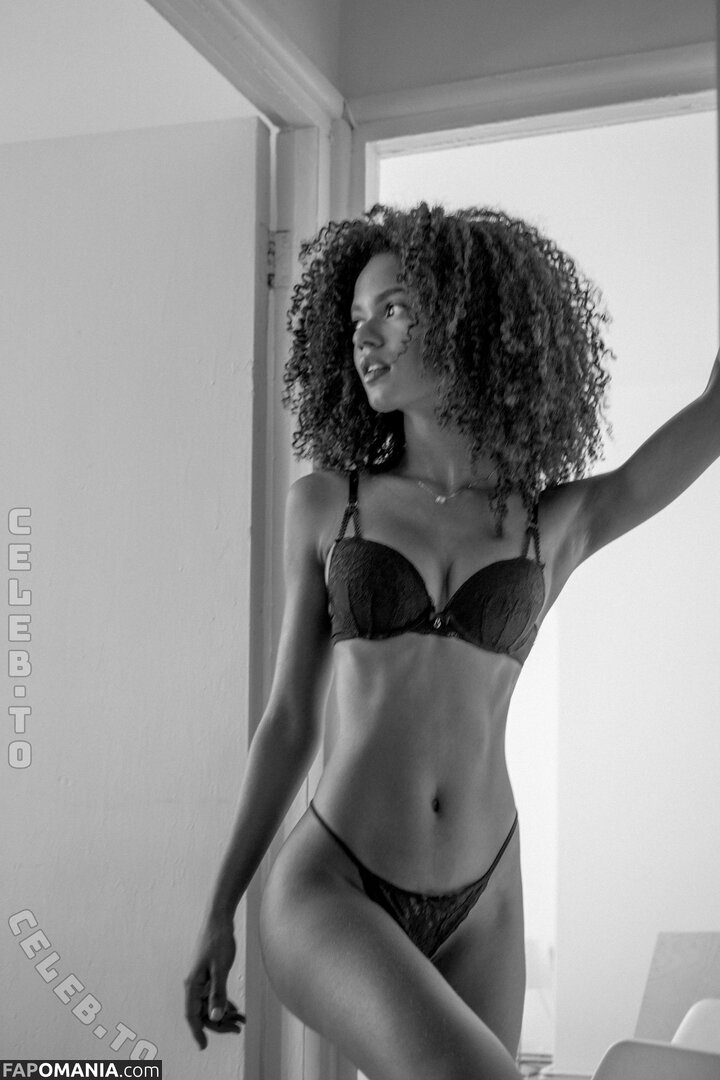 Juliana Nalu / https: / juliananalu / naluando / nalujuliana Nago OnlyFans  Przeciekłe zdjęcie #315