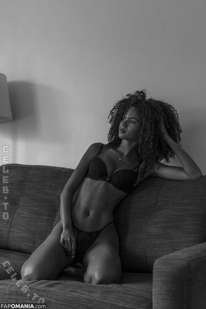 Juliana Nalu / https: / juliananalu / naluando / nalujuliana Nago OnlyFans  Przeciekłe zdjęcie #321