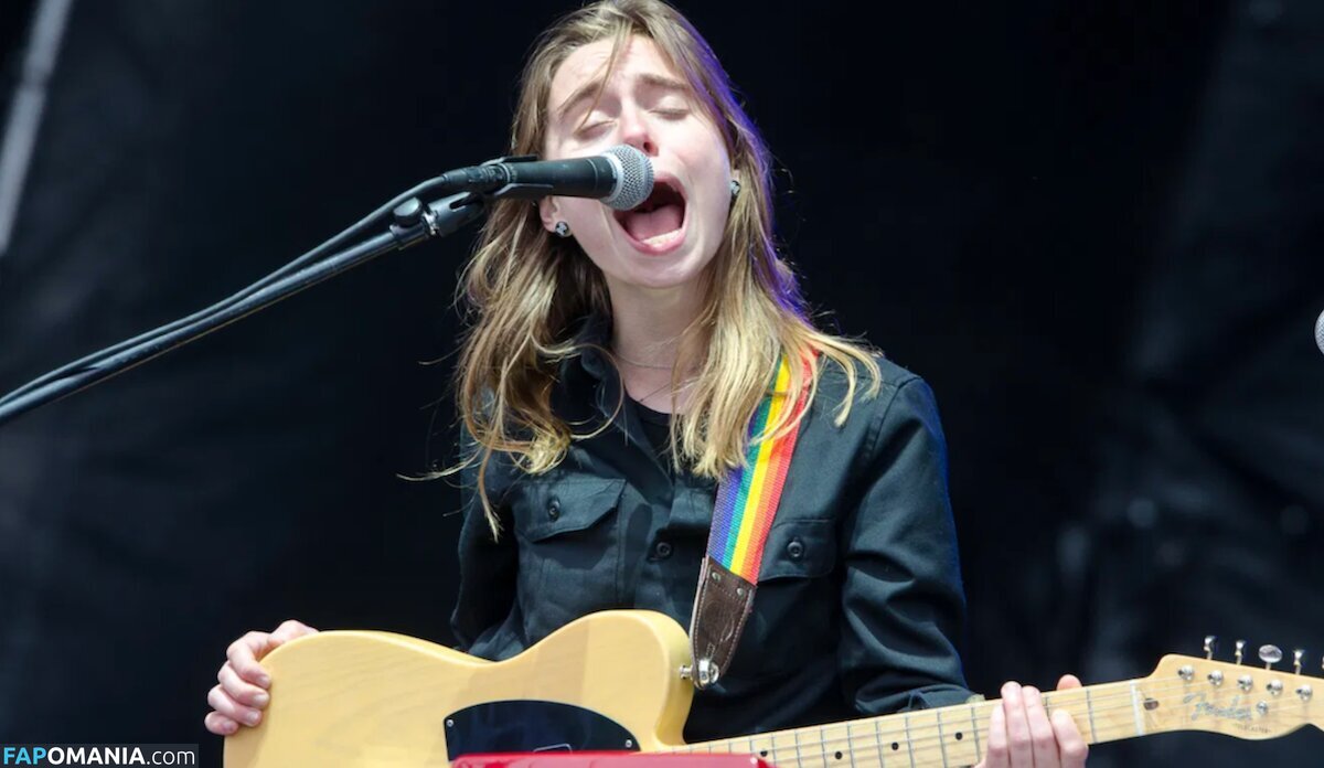 Julien Baker / julienrbaker Nago OnlyFans  Przeciekłe zdjęcie #5