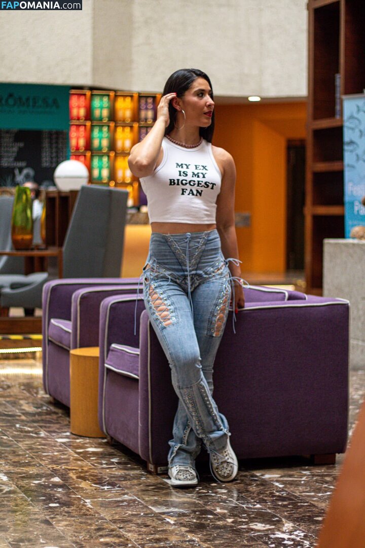 Julissa Mexa / Yulisa Leon / https: / julissamexa Nago OnlyFans  Przeciekłe zdjęcie #5