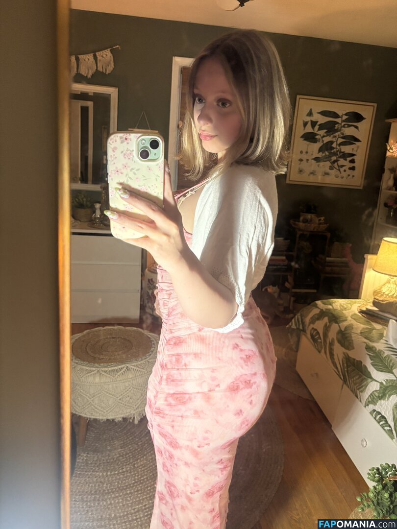https: / juls.meow Nago OnlyFans  Przeciekłe zdjęcie #1