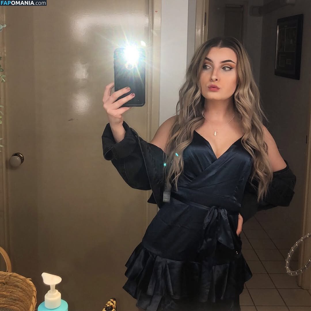 __julsssx / julsxxx Nago OnlyFans  Przeciekłe zdjęcie #1