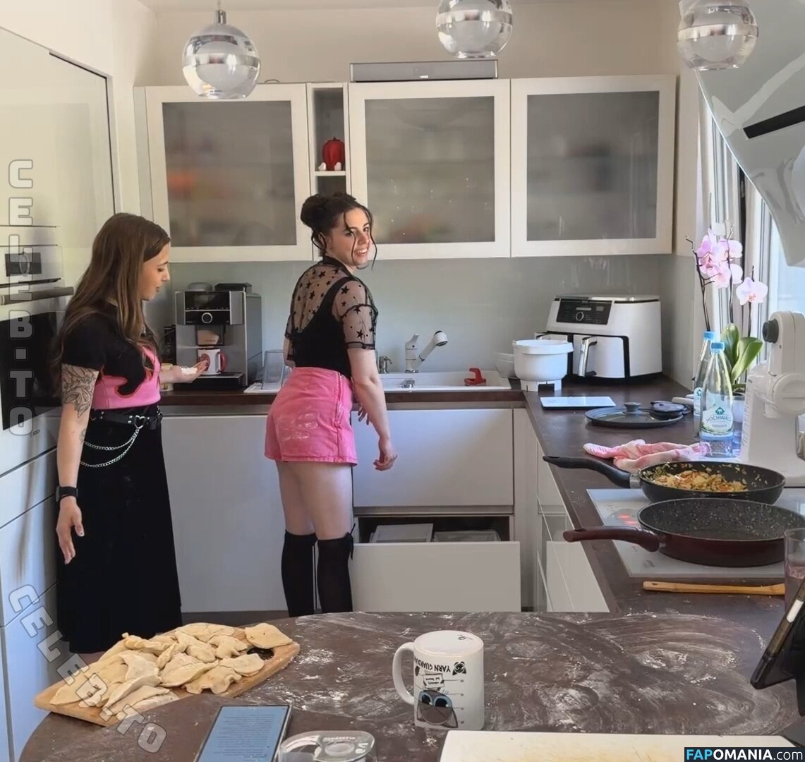 Junicats / juni.cats Nago OnlyFans  Przeciekłe zdjęcie #2