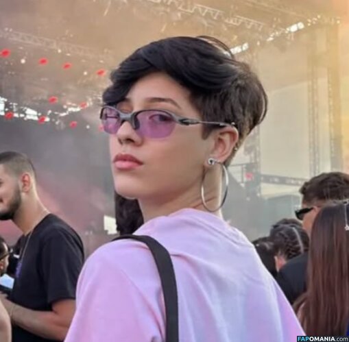 Juniza / juliananiiza Nago OnlyFans  Przeciekłe zdjęcie #3