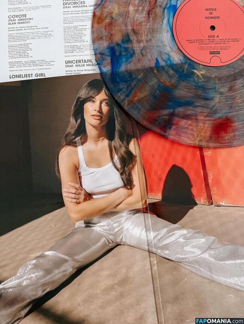 Kacey Musgraves / heavenlyyhazel / spaceykacey Nago OnlyFans  Przeciekłe zdjęcie #14