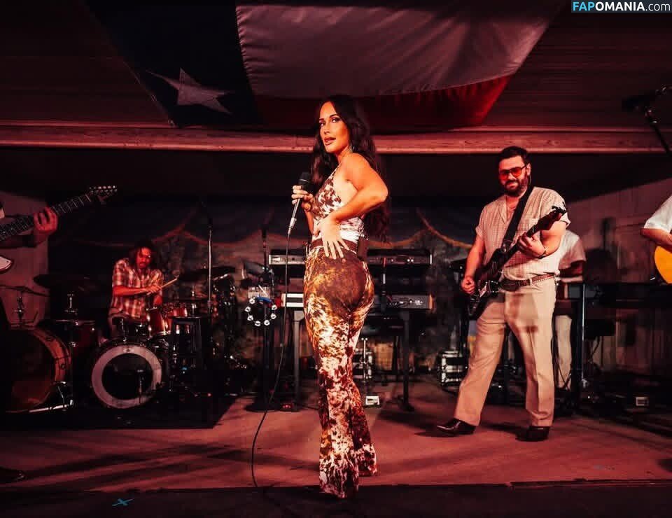Kacey Musgraves / heavenlyyhazel / spaceykacey Nago OnlyFans  Przeciekłe zdjęcie #34