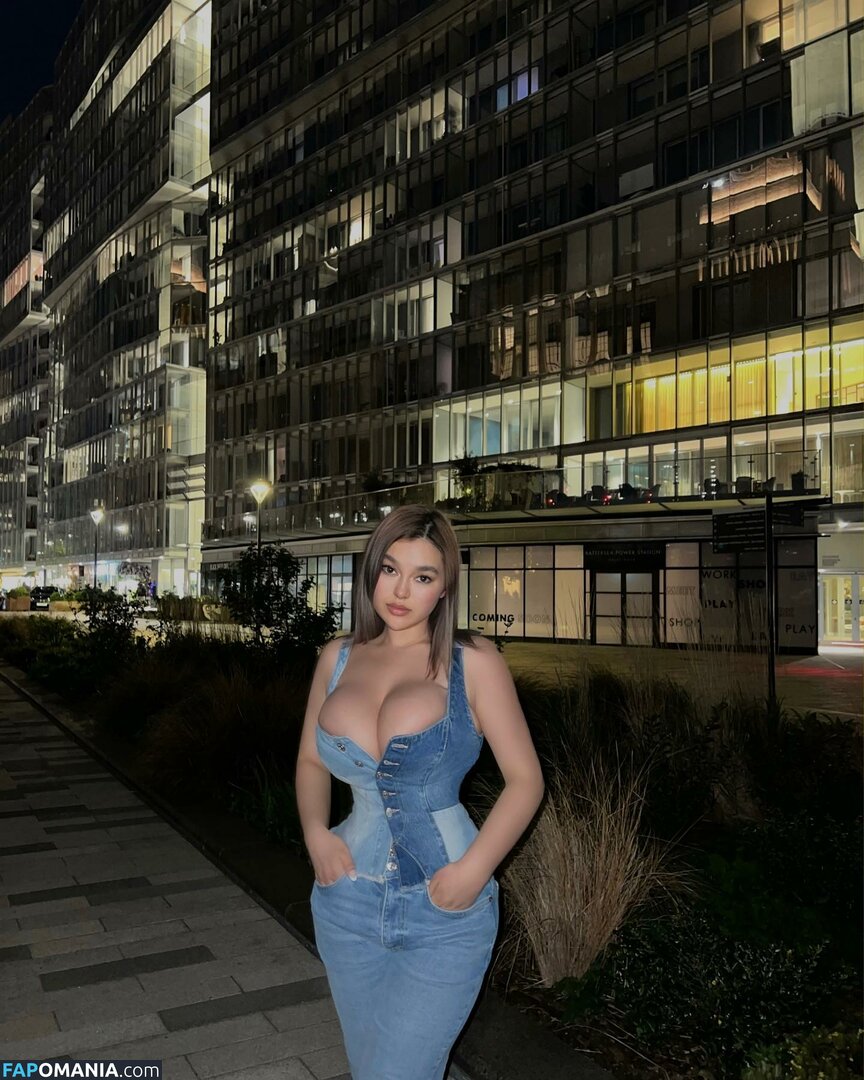 Karina Grinberryall / karina_.1 / leatherbykarina Nago OnlyFans  Przeciekłe zdjęcie #15