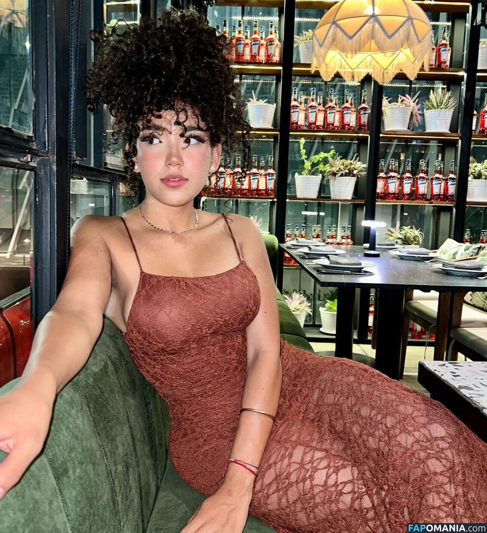 Karla Alessandra / Ksscurl Nago OnlyFans  Przeciekłe zdjęcie #2