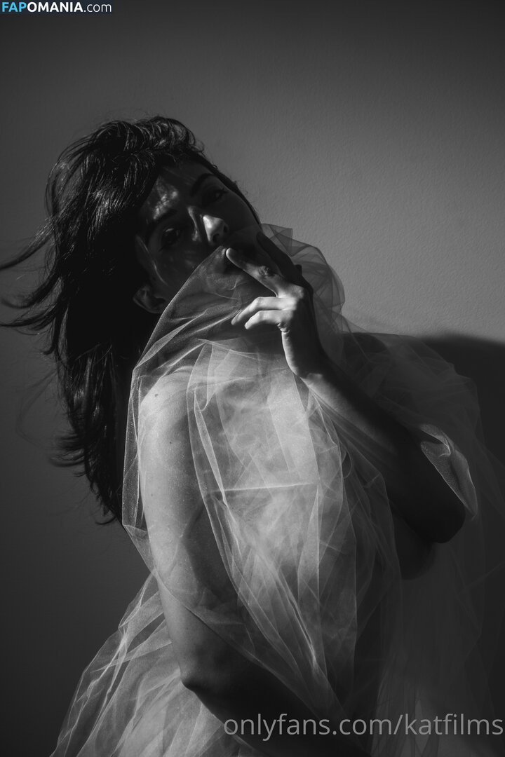 Kat Cabaret / Kat Dreams / Kat Streams / LeCabaret / Salacious Kitty / katfilms / katstreams / krmisfitcabaret Nago OnlyFans  Przeciekłe zdjęcie #90