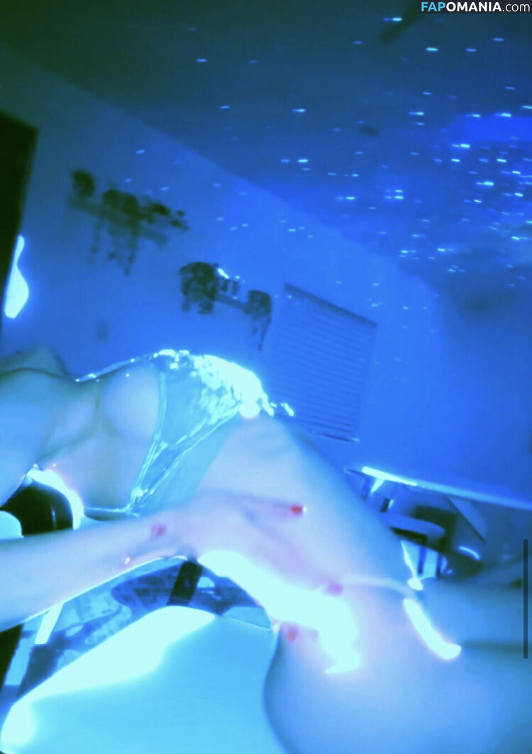 Katie Bell / katiebellofficial / katieeeeebell Nago OnlyFans  Przeciekłe zdjęcie #24