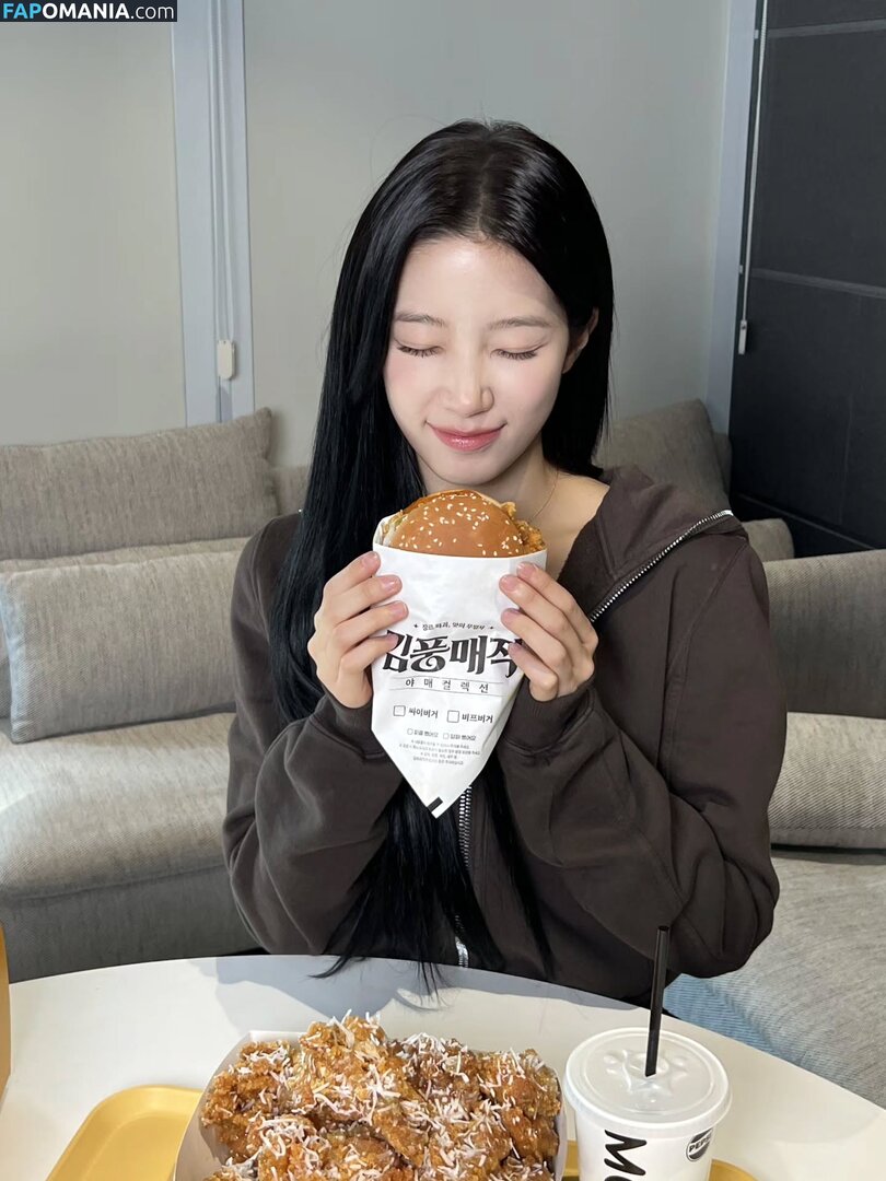 Kazuha Nakamura 中村 一葉 / LESSERAFIM / zuhazana Nago OnlyFans  Przeciekłe zdjęcie #44