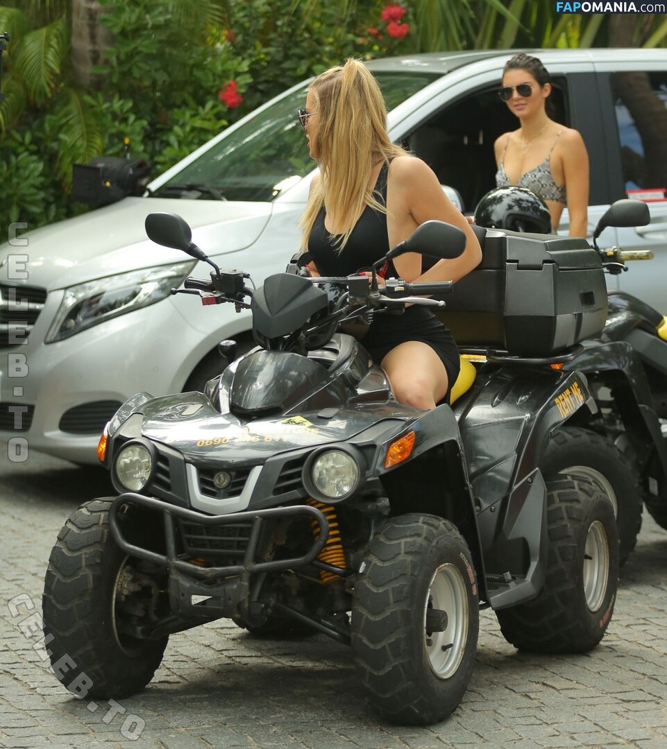 Kendall Jenner / https: / kendalljenner Nago OnlyFans  Przeciekłe zdjęcie #82