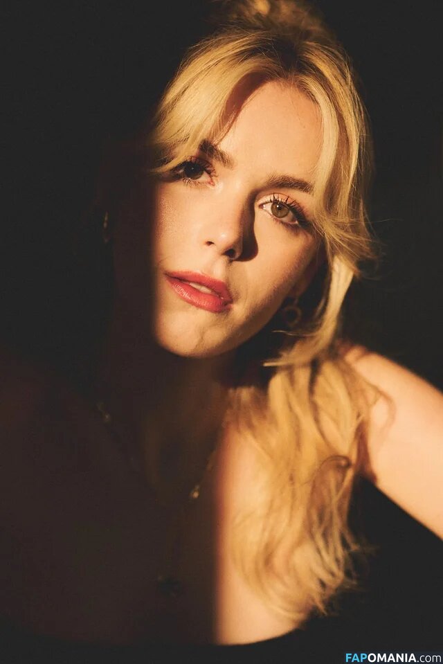 AdventuresSabrina / Kiernan Shipka / kiernanshipka Nago OnlyFans  Przeciekłe zdjęcie #21