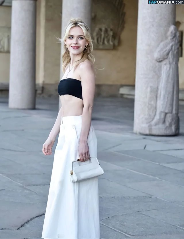 AdventuresSabrina / Kiernan Shipka / kiernanshipka Nago OnlyFans  Przeciekłe zdjęcie #92