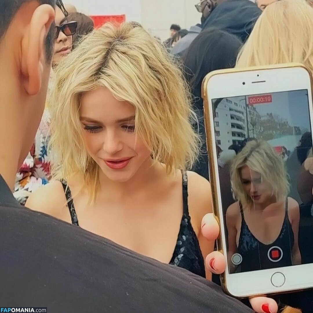 AdventuresSabrina / Kiernan Shipka / kiernanshipka Nago OnlyFans  Przeciekłe zdjęcie #496