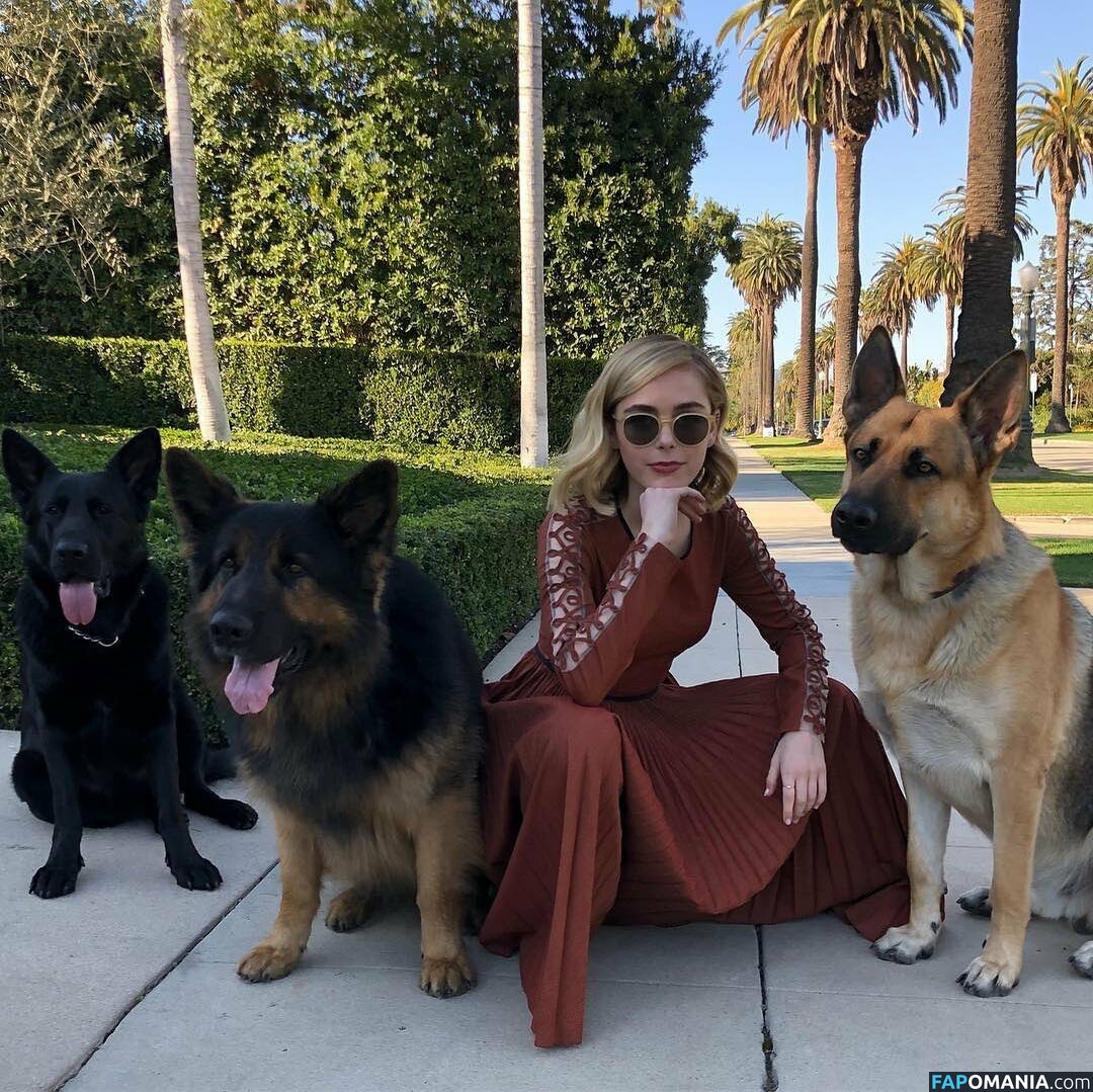 AdventuresSabrina / Kiernan Shipka / kiernanshipka Nago OnlyFans  Przeciekłe zdjęcie #656