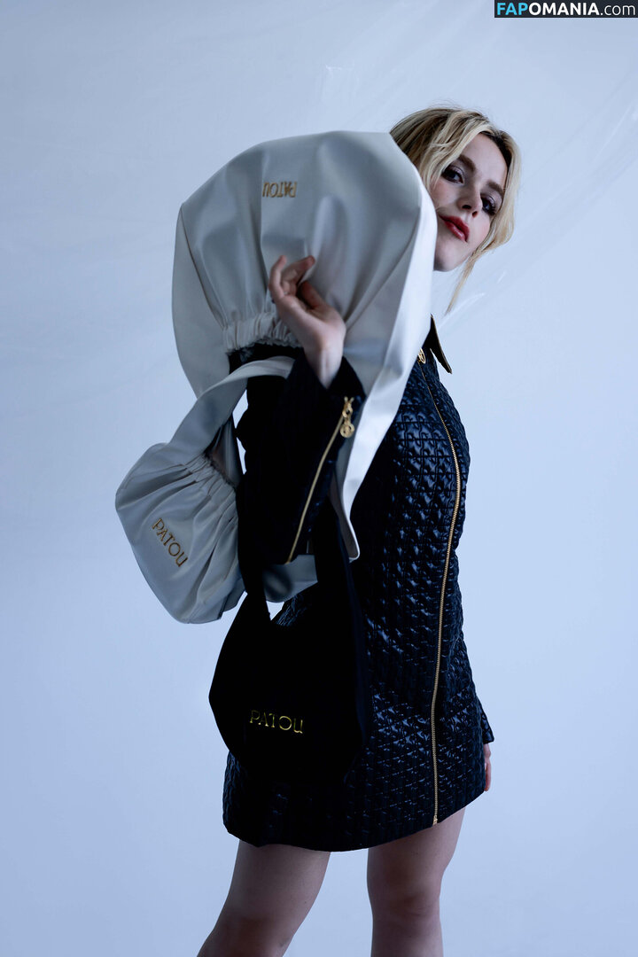 AdventuresSabrina / Kiernan Shipka / kiernanshipka Nago OnlyFans  Przeciekłe zdjęcie #1532