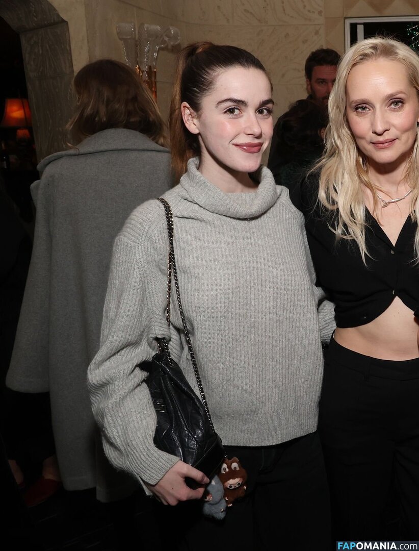 AdventuresSabrina / Kiernan Shipka / kiernanshipka Nago OnlyFans  Przeciekłe zdjęcie #1551