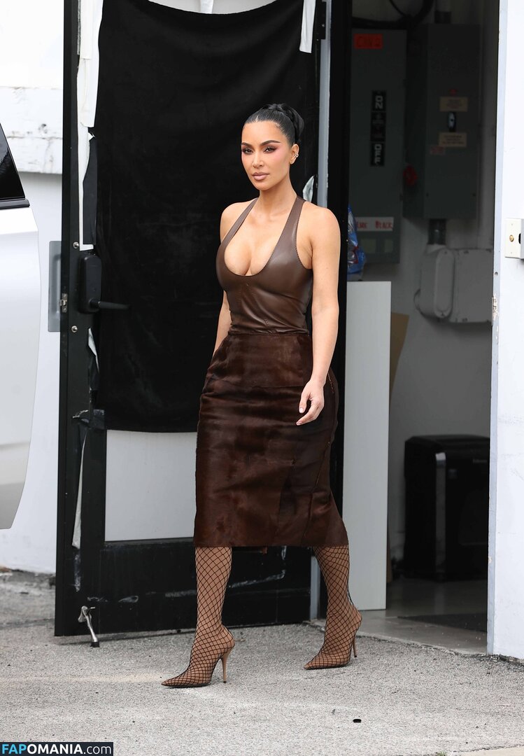 Kim Kardashian / kimkadarshian / kimkardashian Nago OnlyFans  Przeciekłe zdjęcie #146