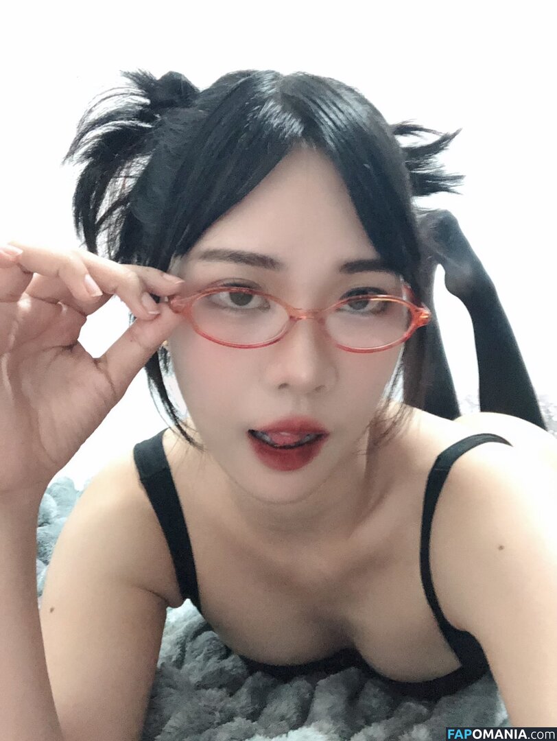 KimXi Nago OnlyFans  Przeciekłe zdjęcie #8