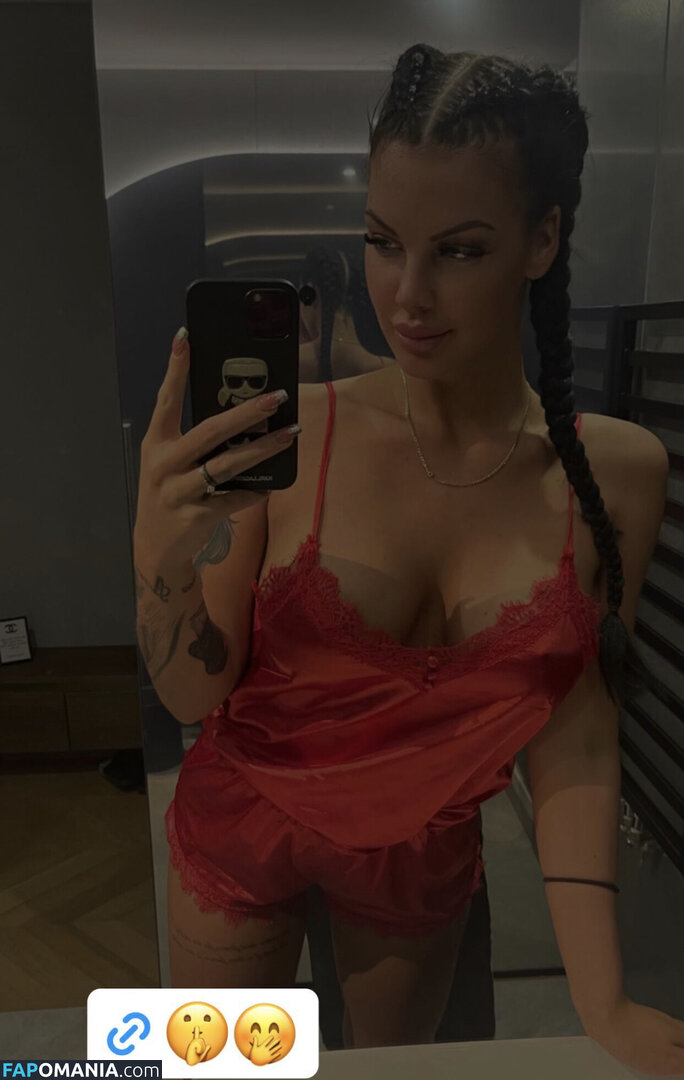 Chloe / Krattinger Kitti / Krtt_ngr / krttngr Nago OnlyFans  Przeciekłe zdjęcie #1