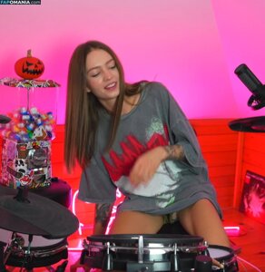Kriss Drummer / Kristina Rybalchenko / kriss_drummer Nago OnlyFans  Przeciekłe zdjęcie #2