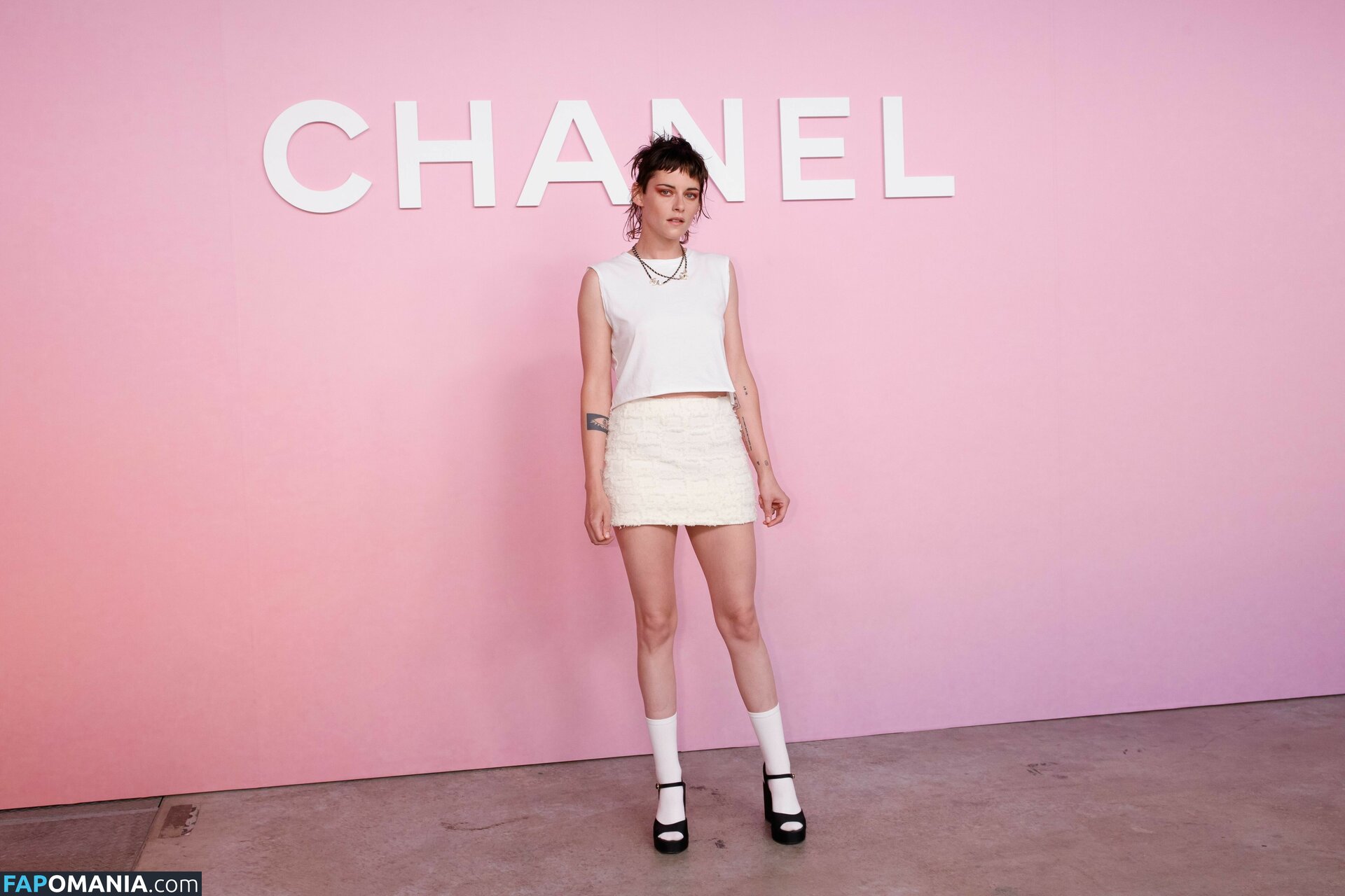 Kristen Stewart Nago Przeciekłe zdjęcie #450