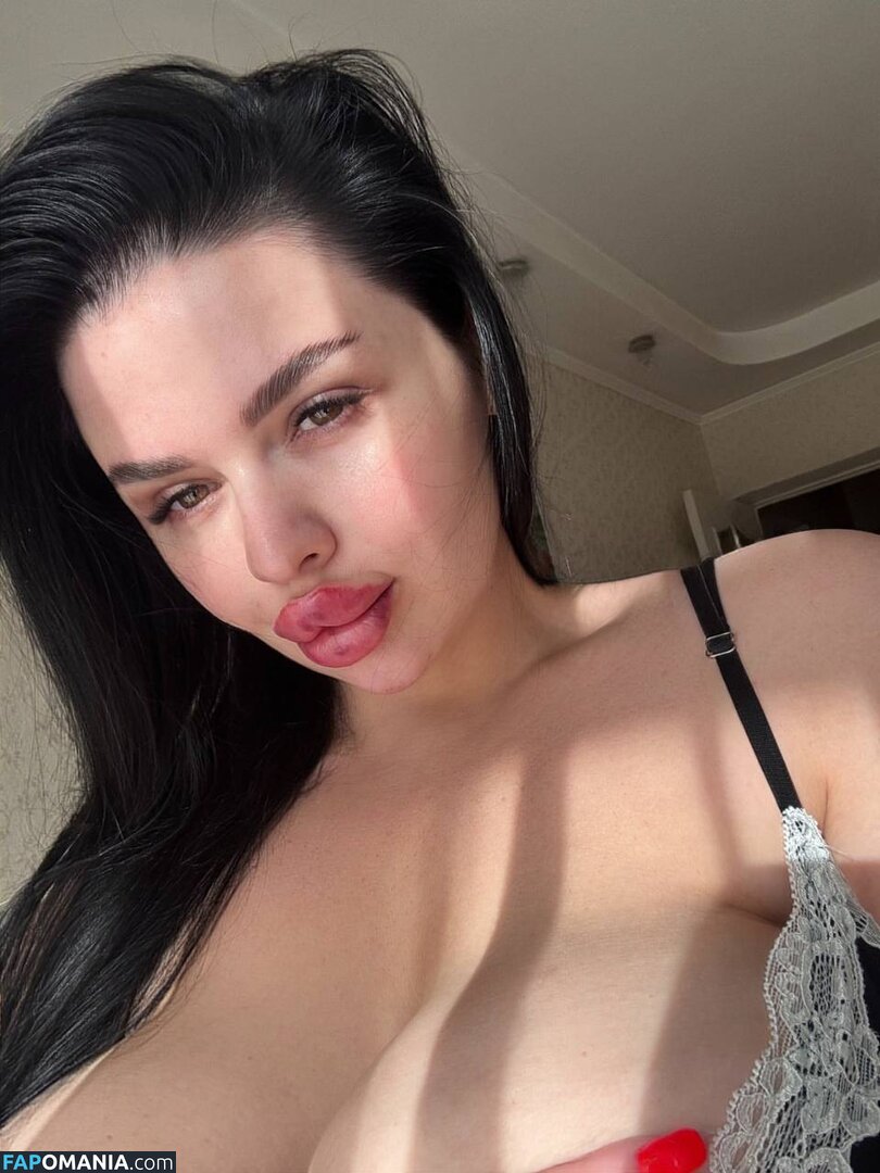 https: / kristina_doru Nago OnlyFans  Przeciekłe zdjęcie #10