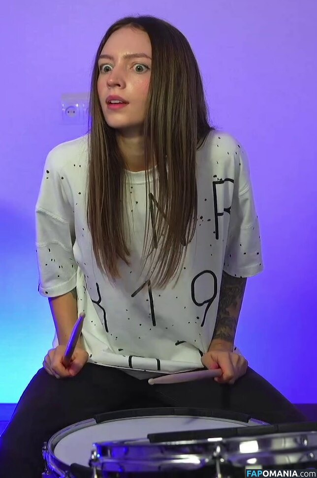 Kriss Drummer / Kristina Rybalchenko / kriss_drummer / user Nago OnlyFans  Przeciekłe zdjęcie #23