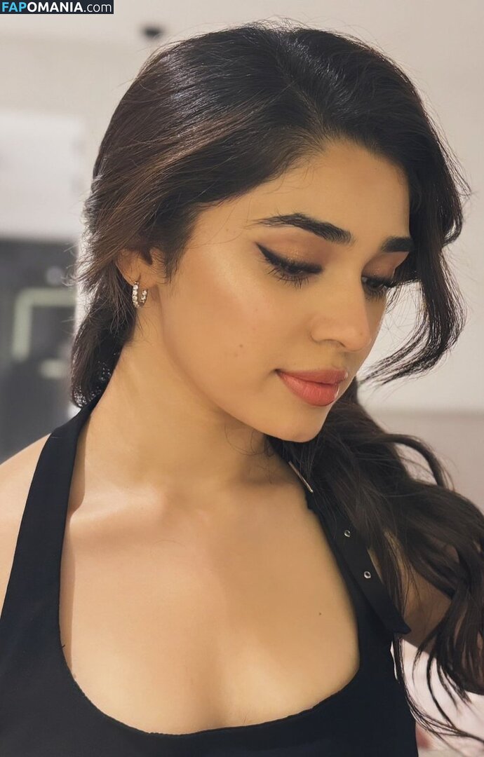 Krithi Shetty Nago OnlyFans  Przeciekłe zdjęcie #5
