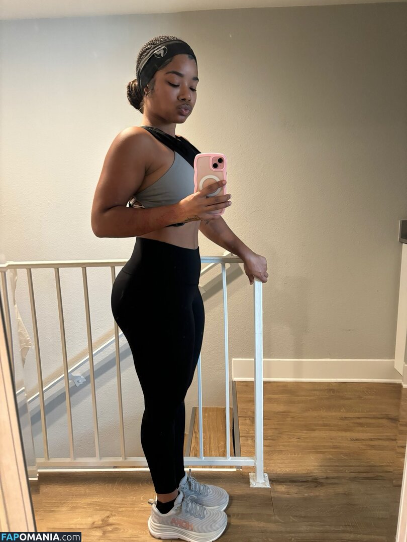 Kyylareneee / kurlykyy / kurrlyyy / kyylarenee Nago OnlyFans  Przeciekłe zdjęcie #4