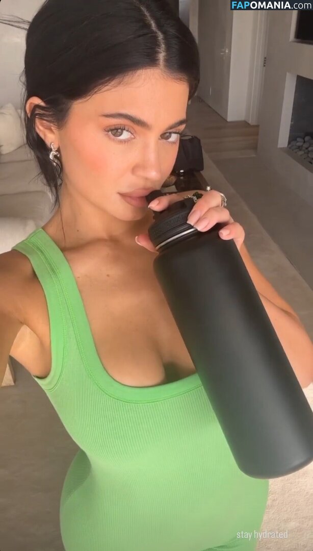 Kylie Jenner / kyliejenner / kyliejenner.2 Nago OnlyFans  Przeciekłe zdjęcie #30